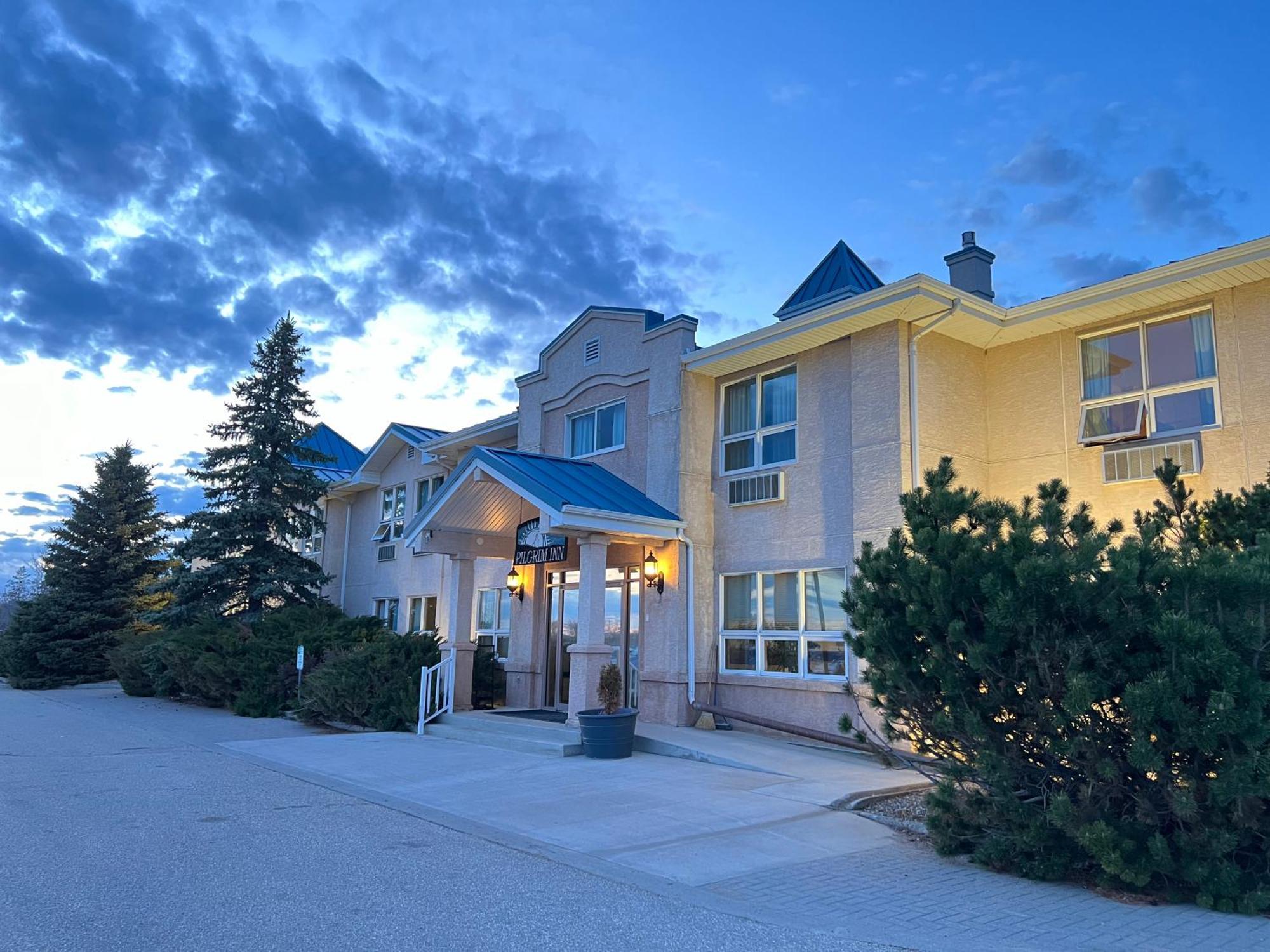 Pilgrim Inn Caronport Bagian luar foto