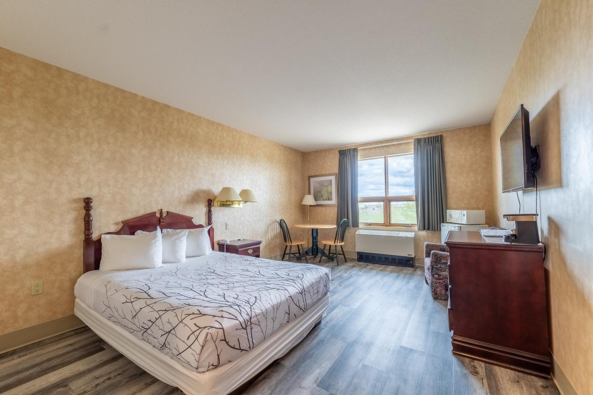 Pilgrim Inn Caronport Bagian luar foto