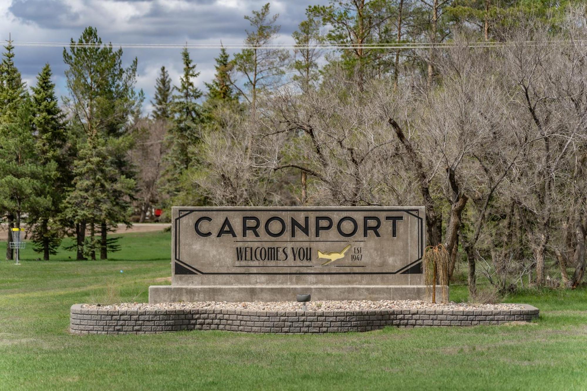 Pilgrim Inn Caronport Bagian luar foto